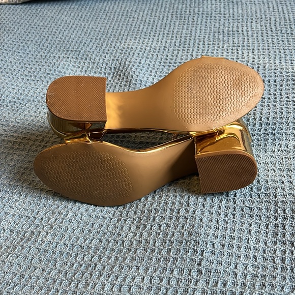 Steve Madden shiny gold irenee strappy heel - Picture 6 of 7